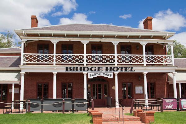 Bridge Hotel im historischen Hafen von Echuca