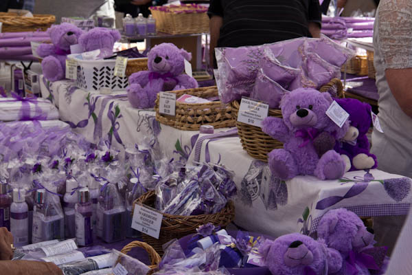 An diesem Marktstand dreht sich alles um Lavendel 