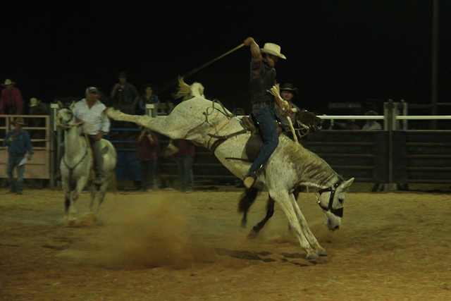 Bronc Ride Birdsville Rodeo Australien