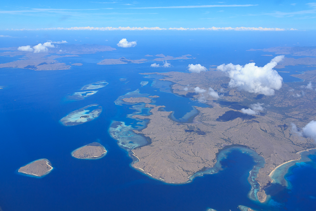 Die traumhafte Aussicht während dem Flug von Denpasar nach Labuan Bajo 