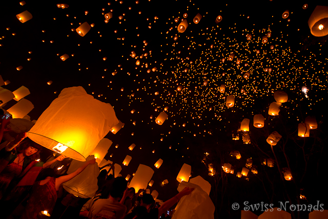 Das Lichtermeer der Laternen in Mae Jo ist atemberaubend