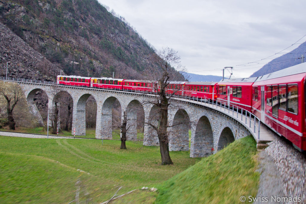Mit dem Bernina Express durchs Kreisviadukt in Brusio