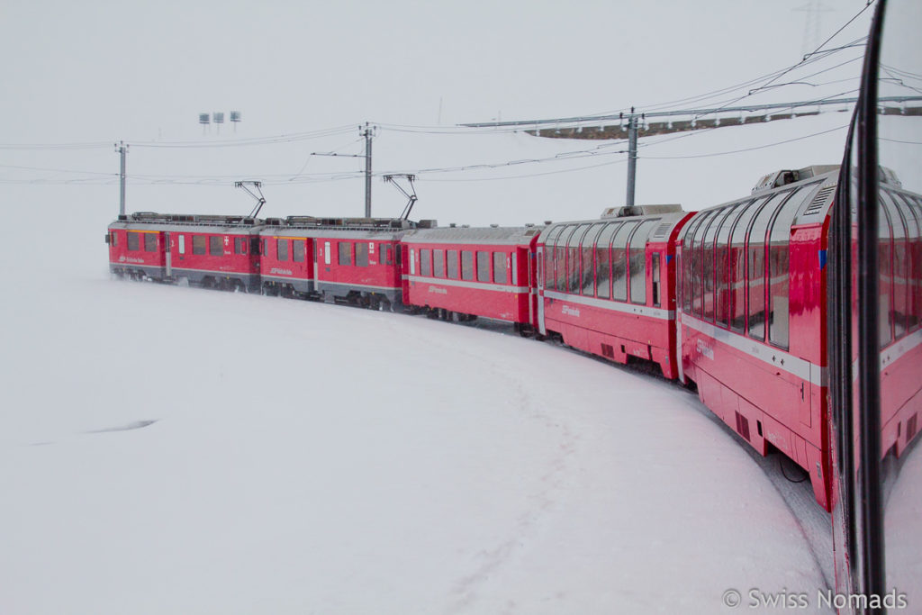 Mit dem Bernina Express im Winter durch den Schnee