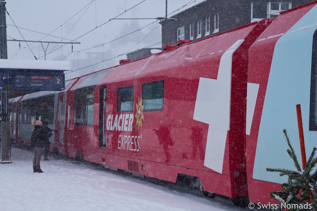 Glacier Express im Winter in Andermatt