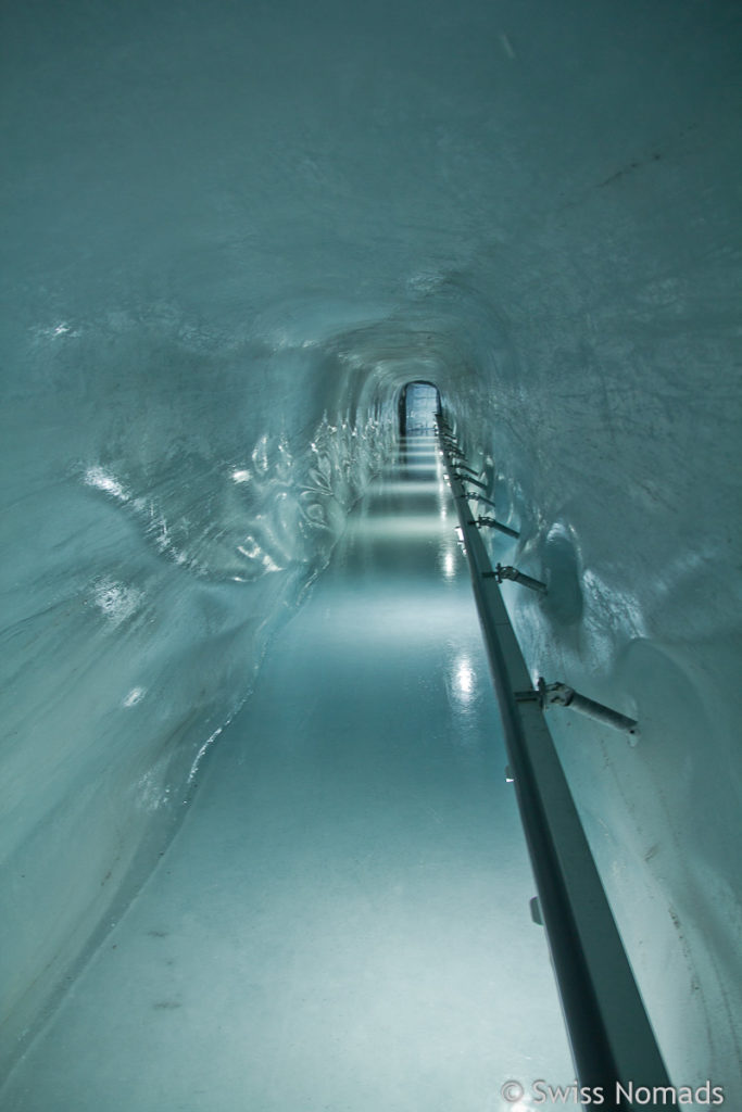 Gletschergang im Jungfraujoch Eispalast