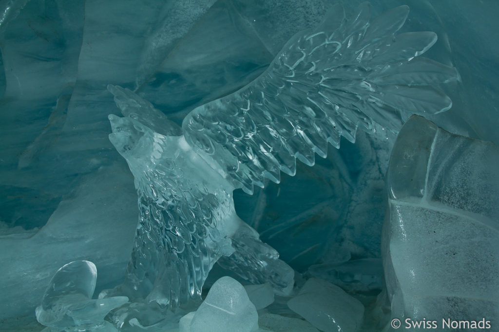 Adler Eisskulptur im Eispalast