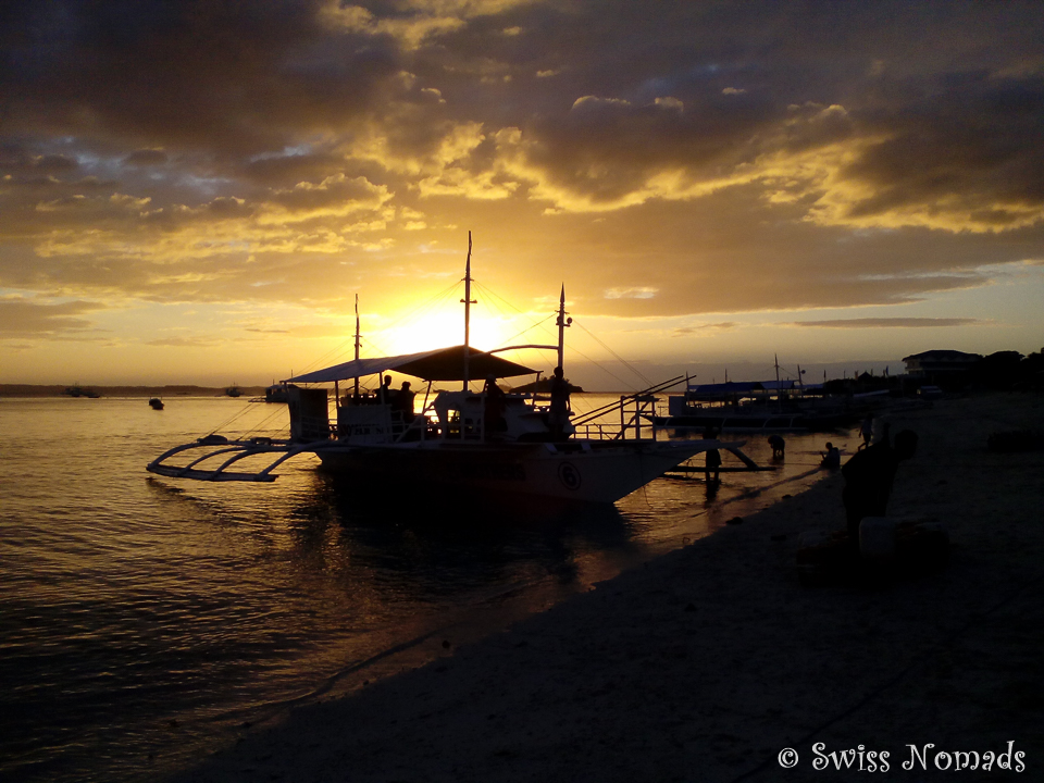 Ein letzter wunderschöner Sonnenuntergang auf Malapascua in den Philippinen