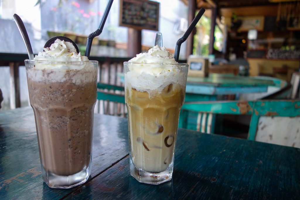 Leckere Eiskaffees im Warung Coconut Tree