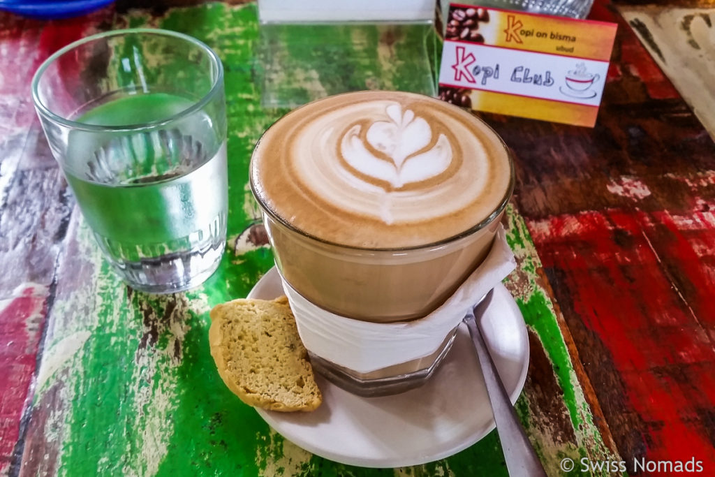 Sehr guter Kaffee Latte im Kopi on Bisma in Ubud