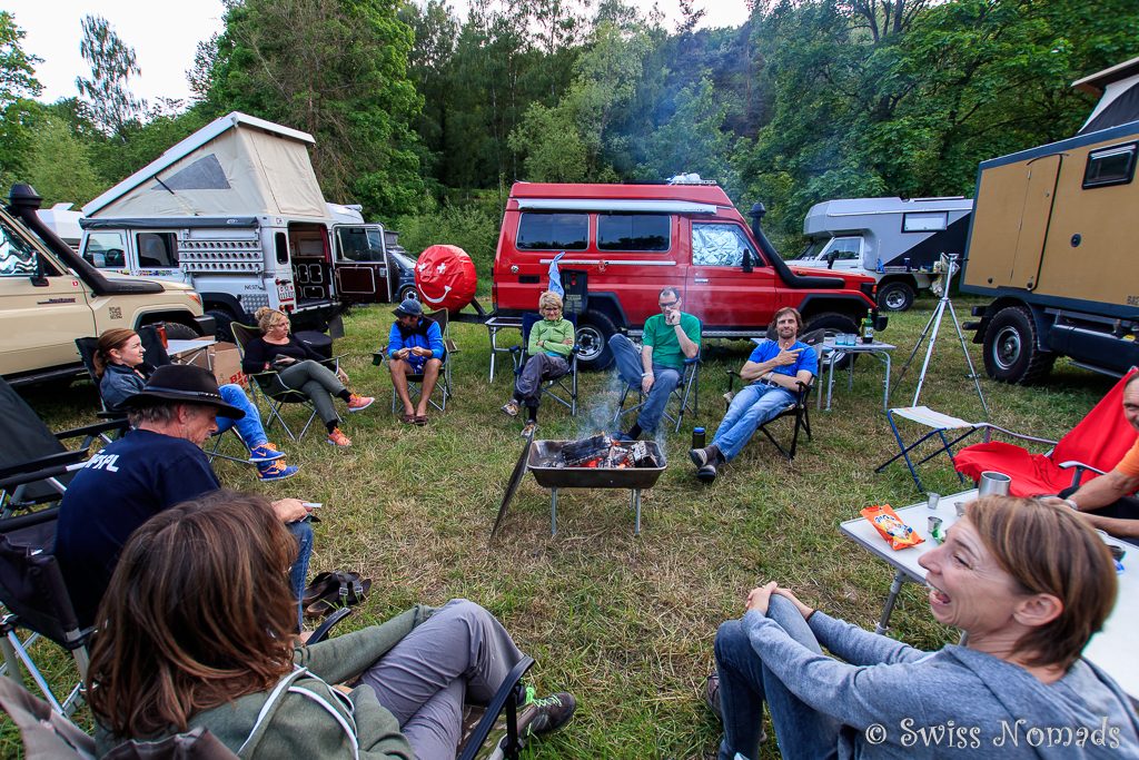 Campfeuer mit Gleichgesinnten an der Abenteuer & Allrad