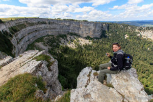 Mehr über den Artikel erfahren Die Creux du Van Wanderung entlang der Felswand