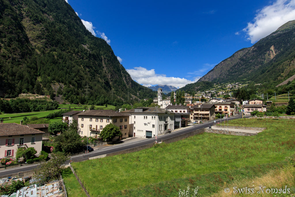 Von den Bergen kommen wir zurück in die Zivilisation ins Dorf Poschiavo.