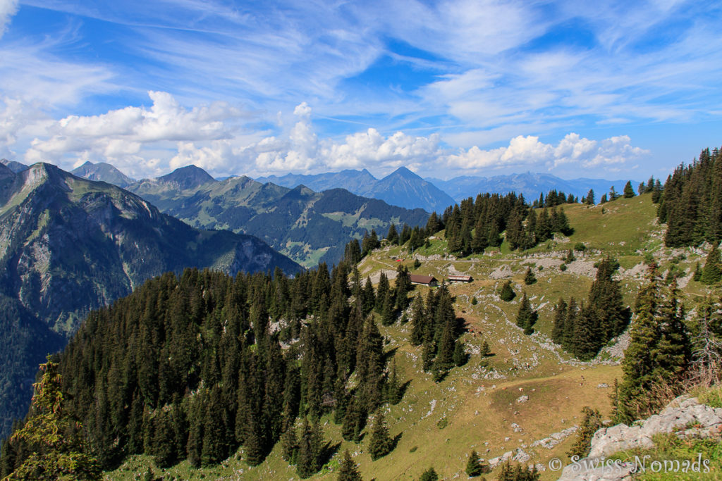 Die grandiose Aussicht während der Bahnfahrt auf die Schynige Platte