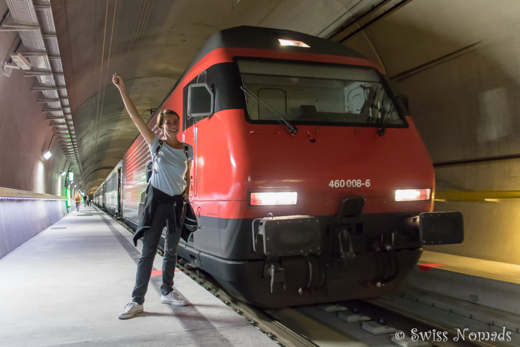 Reni vor dem Gottardino Sonderzug mitten im neuen Gotthard Basistunnel