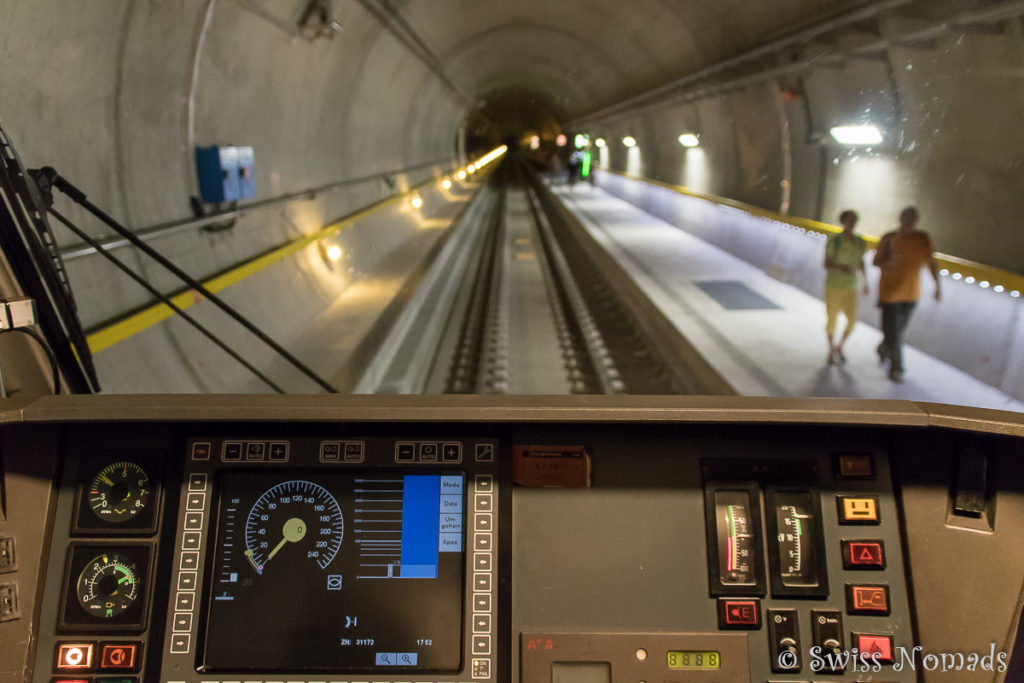 Der neue Gotthard Basistunnel aus dem Führerstand des Gottardino Sonderzuges