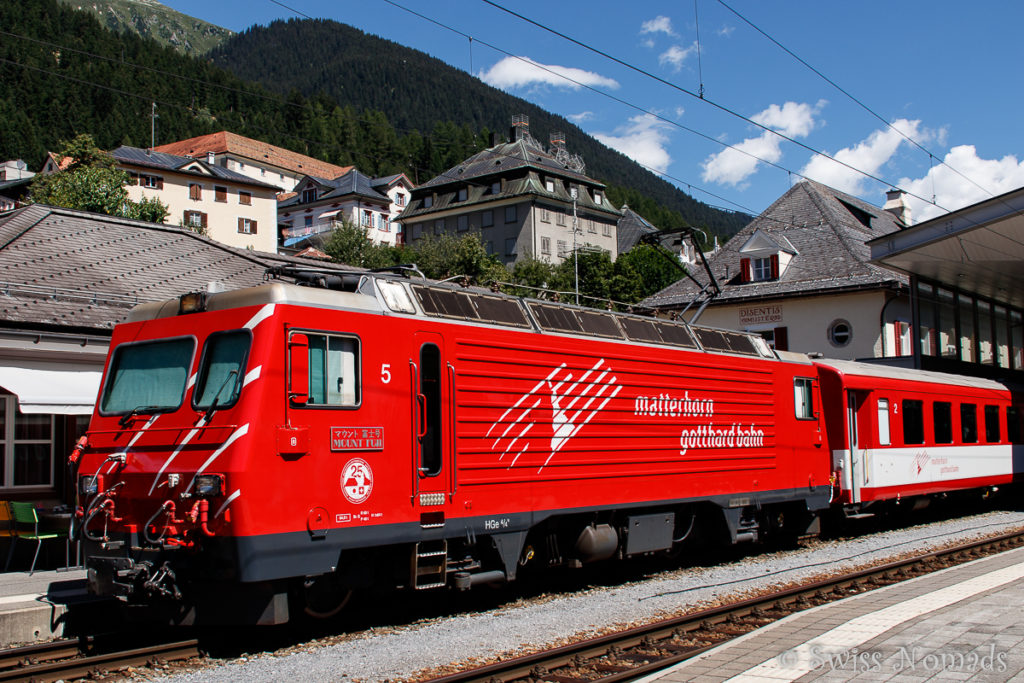 Die Matterhorn Gotthardbahn übergibt in Disentis an die Rhätische Bahn