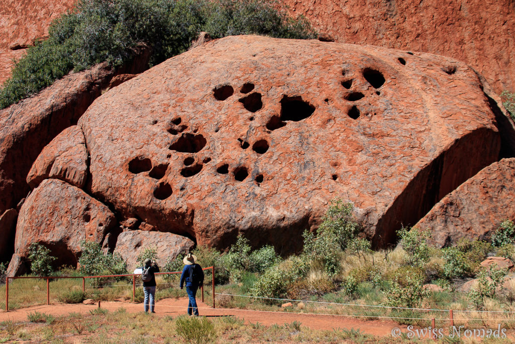 Jedes Merkmal von Uluru hat eine Bedeutung für die traditionellen Besitzer