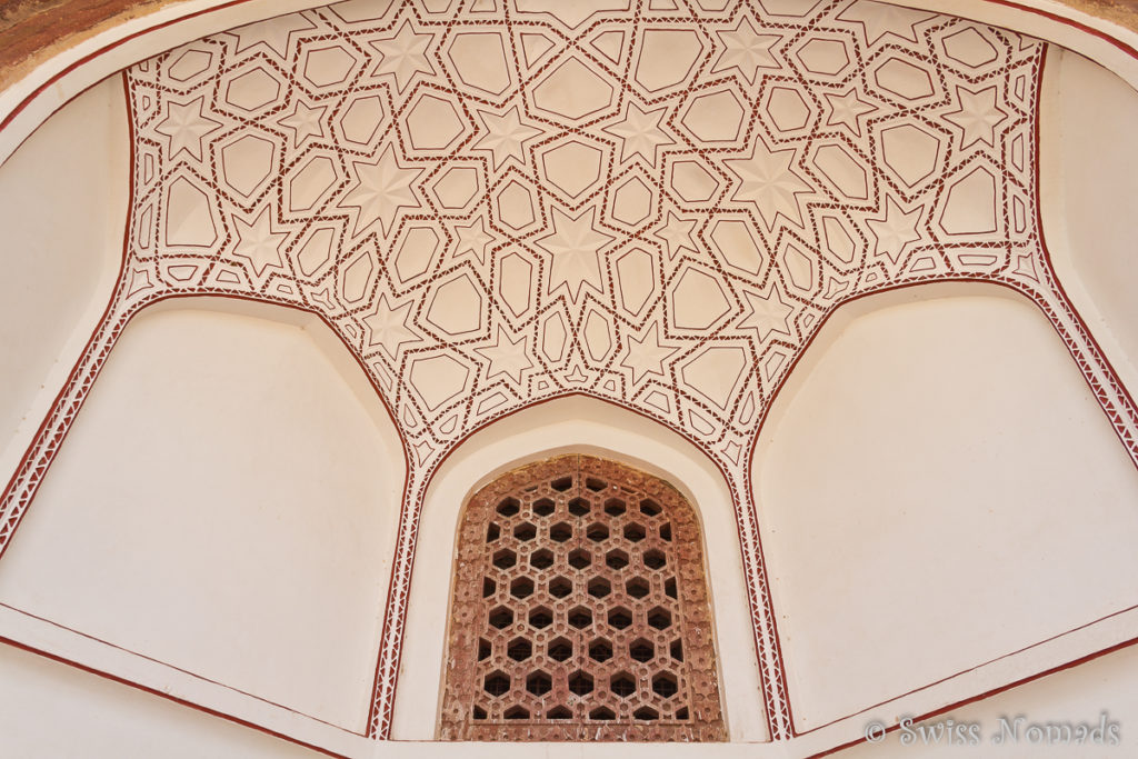 Die Decke im Humayun Mausoleum