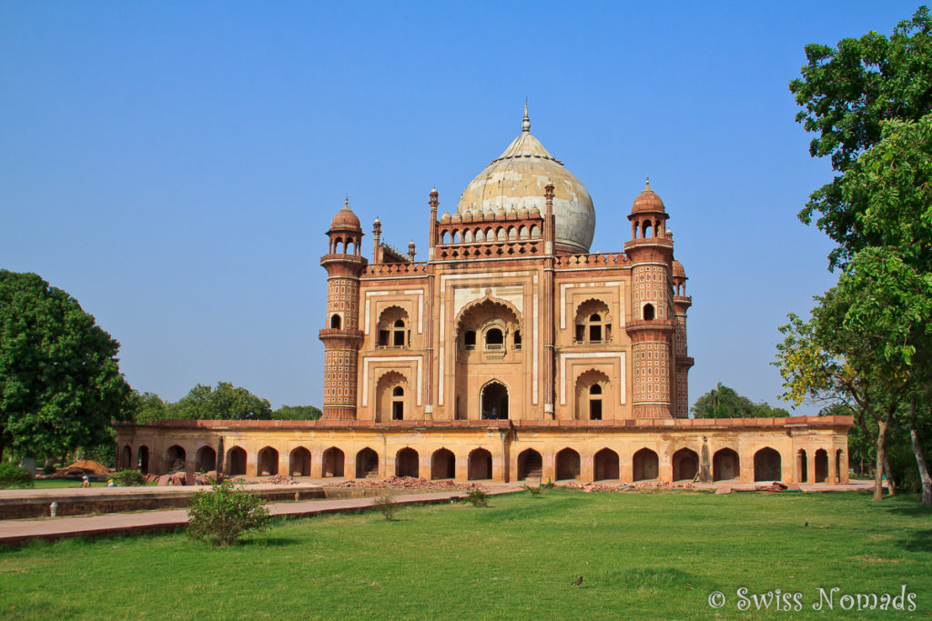 Das Safdarjung Tomb in Delhi