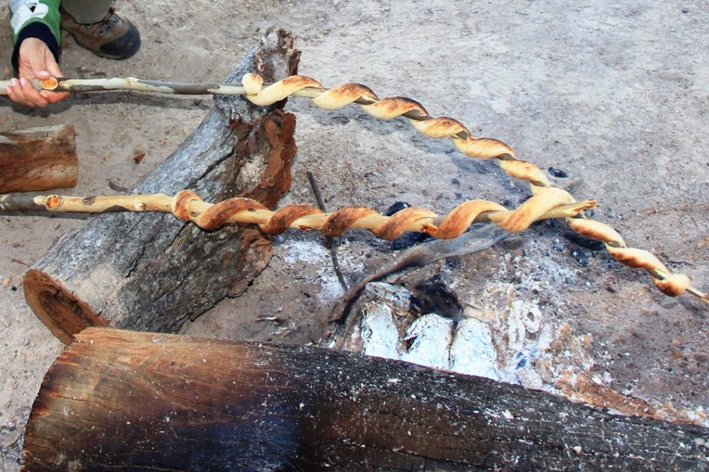 Camping Rezepte Schlangenbrot