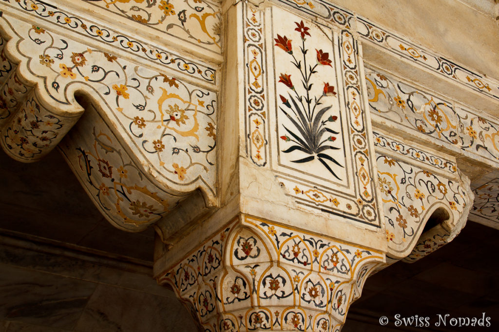 Einlegearbeiten am Musamman Burj im Red Fort in Agra