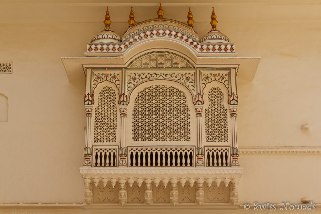 Schöne Erker mit Jali Fenstern im Junagarh Fort in Bikaner