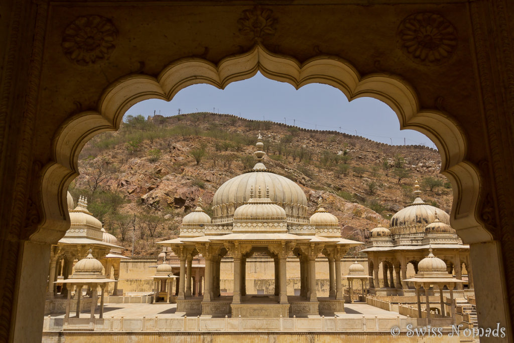 Das Royal Gaitor in Jaipur besteht aus vielen Ehrengrabmählern