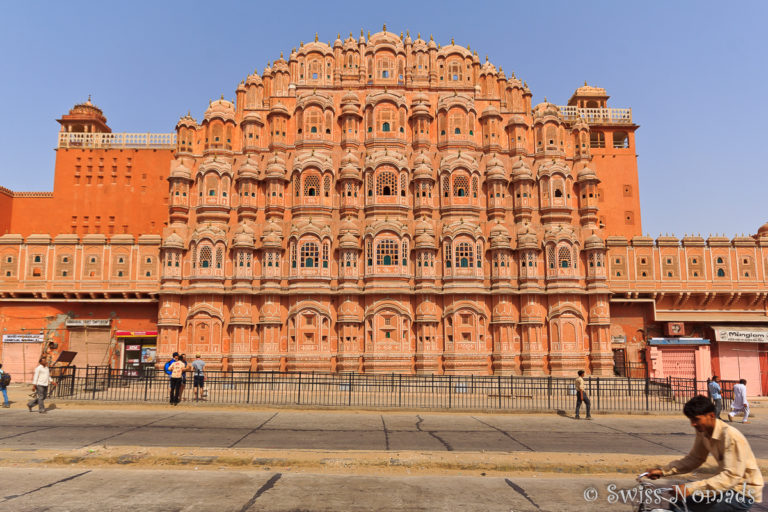 Das Hava Mahal ist eine der schönsten Sehenswuerdigkeiten in Jaipur