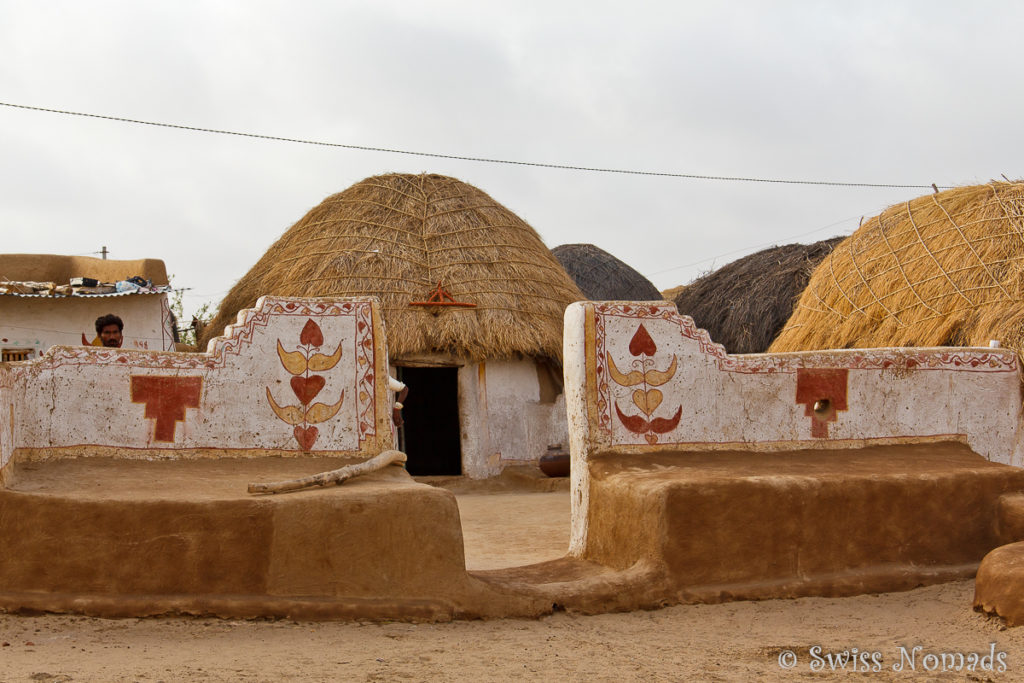 Wandmalerei an einem Haus in der Thar Wüste