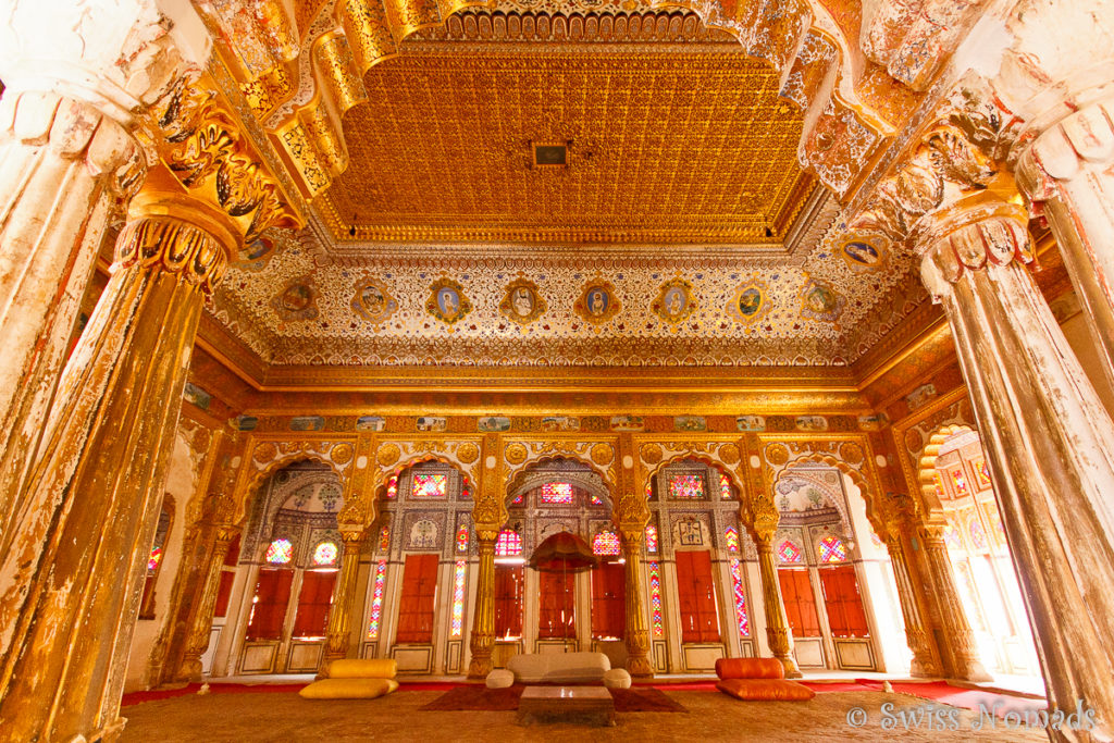 Der prunkvolle Audienzsaal des Mehrangarh Fort in Jodhpur