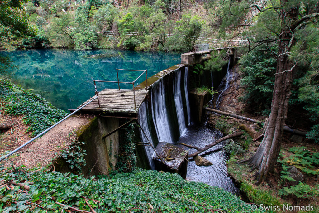 Staumauer des Blue Lakes bei den Jenolan Caves