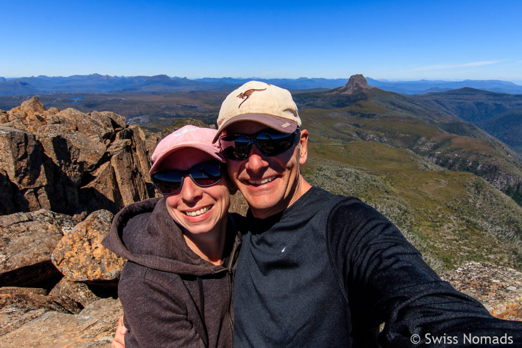 Reni und Marcel auf dem Gipfel des Cradle Mountains