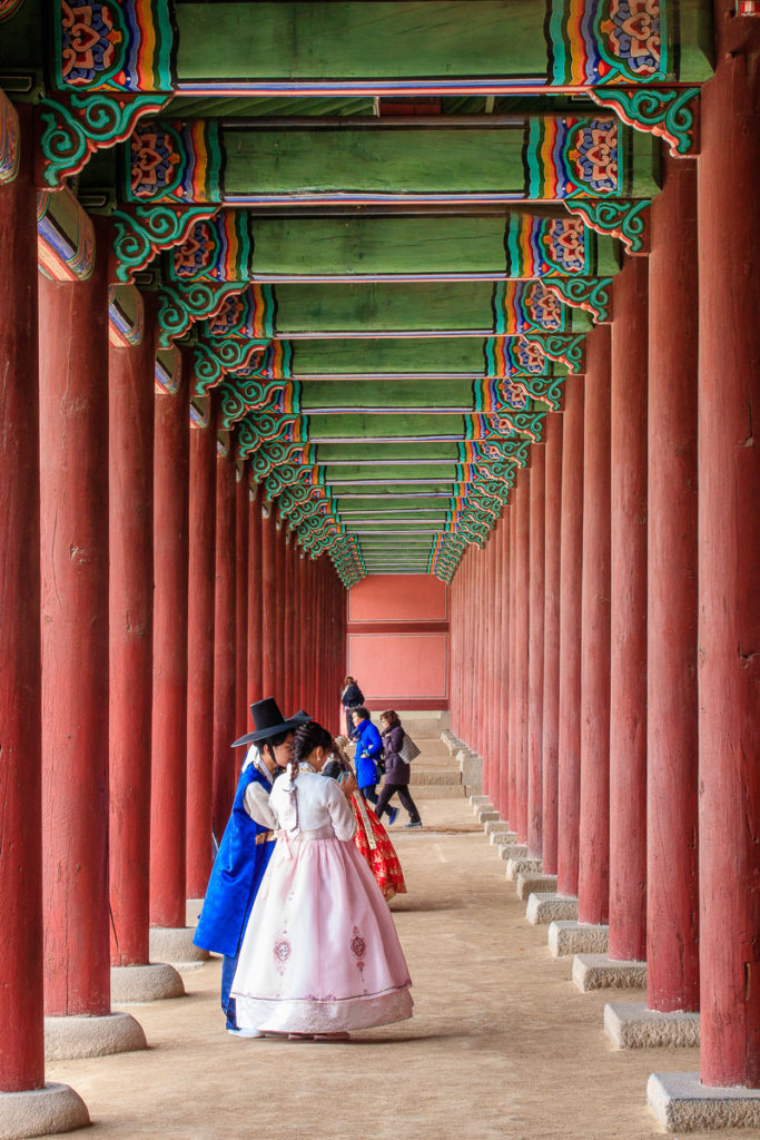Der Säulengang des Gyeongbokgung Palace in Seoul