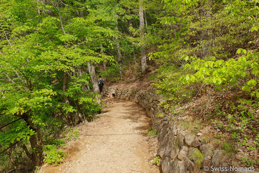 Die Wanderung zum Cheonwang Gipfel im Jirisan Nationalpark in Südkorea