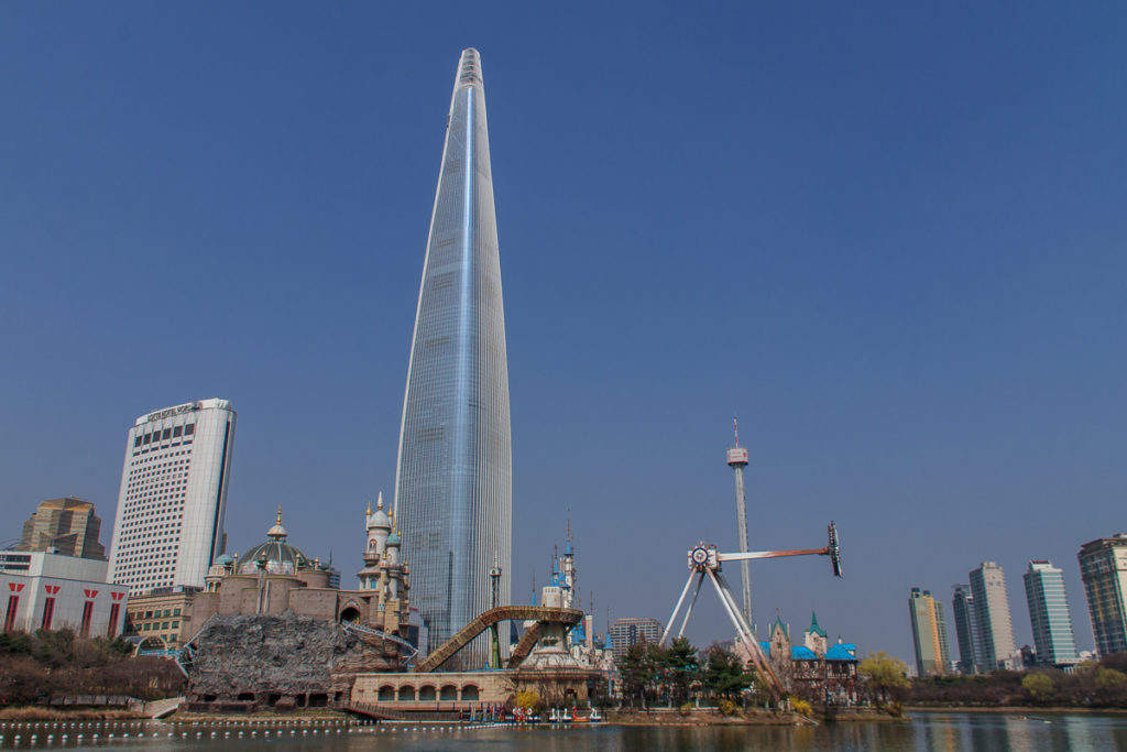 Der Lotte World Tower ist die höchste Sehenswürdigkeit in Seoul