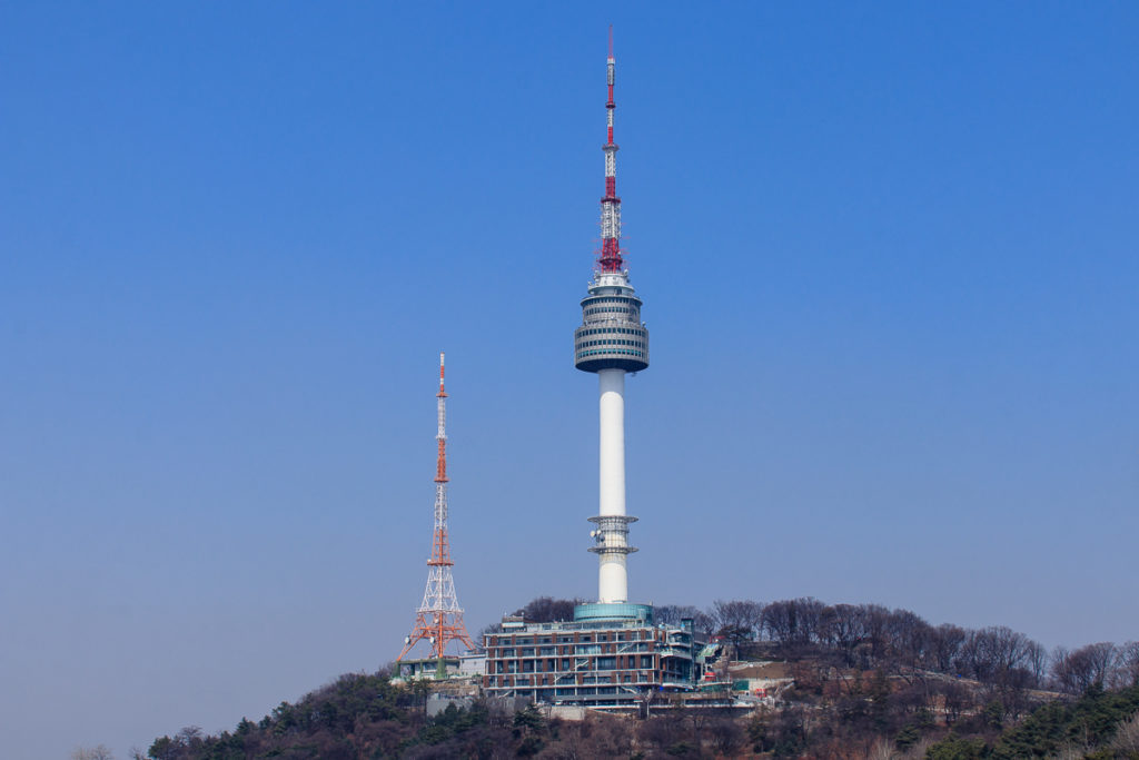 Der Namsan Seoul Tower ist eine der beliebtesten Sehenswürdigkeiten in Seoul