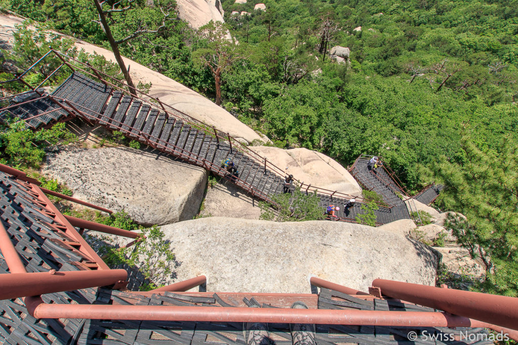 Die Treppen zum Ulsanbawi im Seoraksan Nationalpark