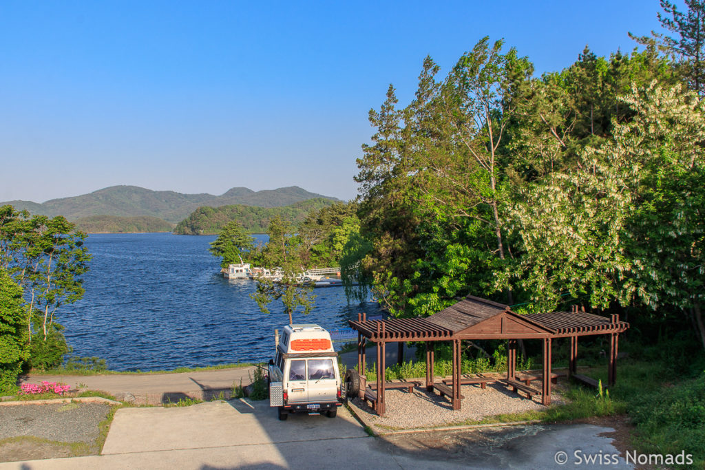 Camping an einem See in Südkorea