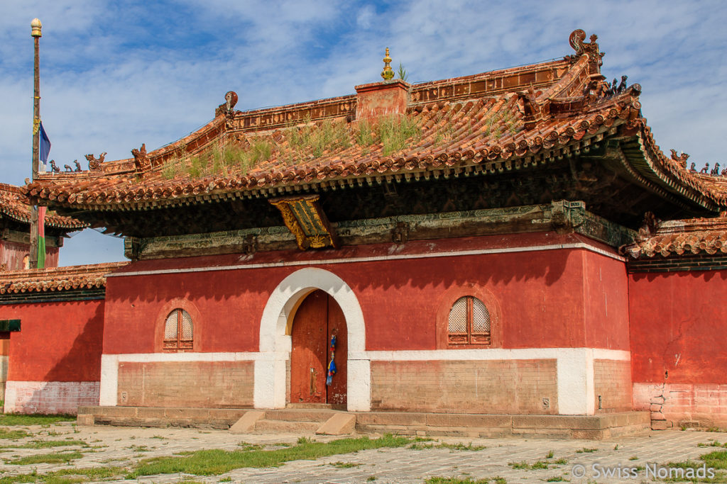 Das Eingangstor zum Amarbayasgalant Kloster in der Mongolei