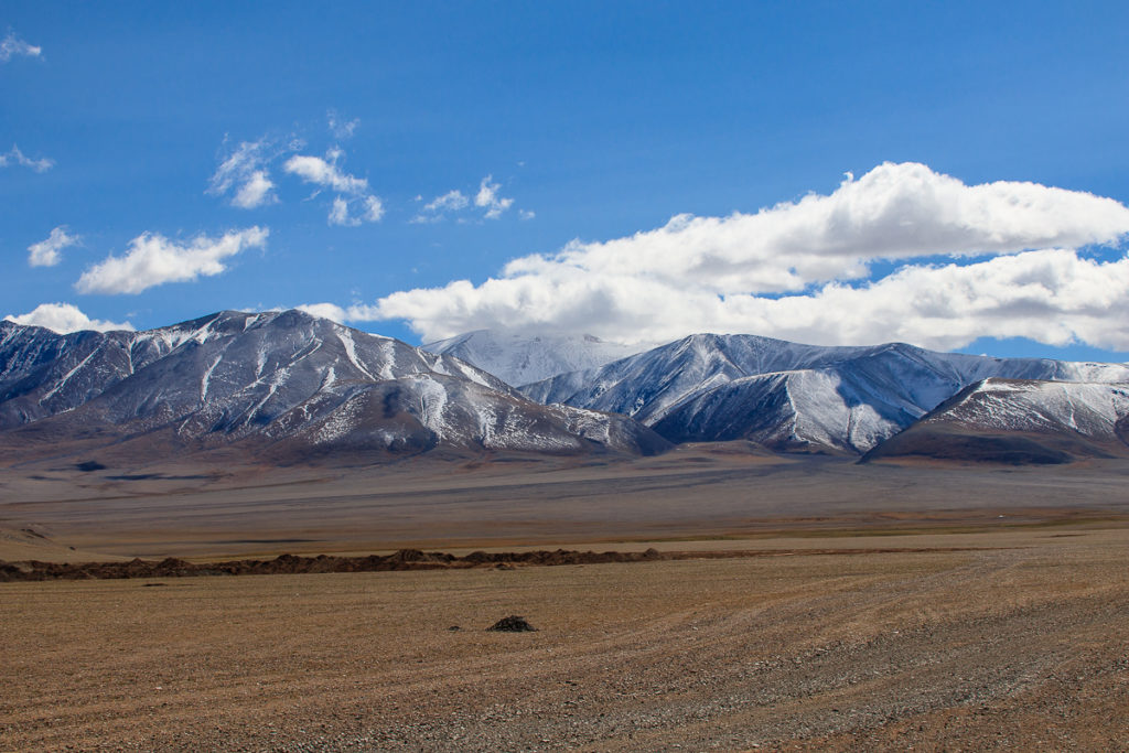 Die Schneegrenze im Altai Gebirge der Mongolei