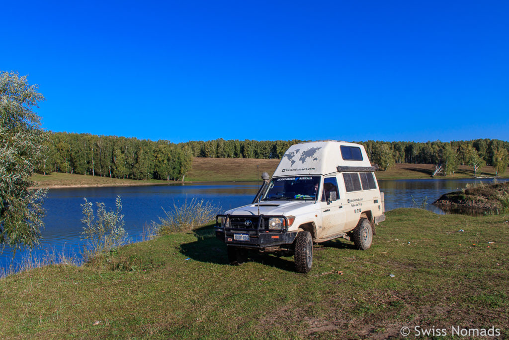 Camping am See in Barnaul von Sibirien nach Europa