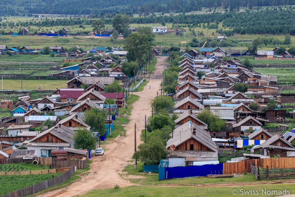 Kleines, sibirisches Dorf in Russland