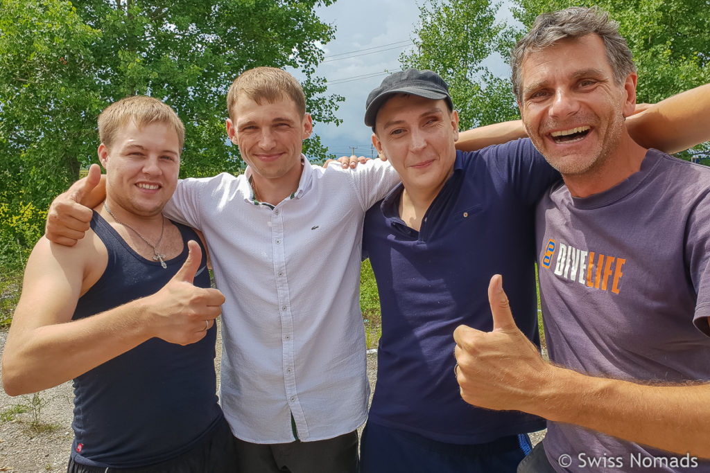 Neue Freunde auf dem Russland Roadtrip von Wladiwostok zum Baikalsee