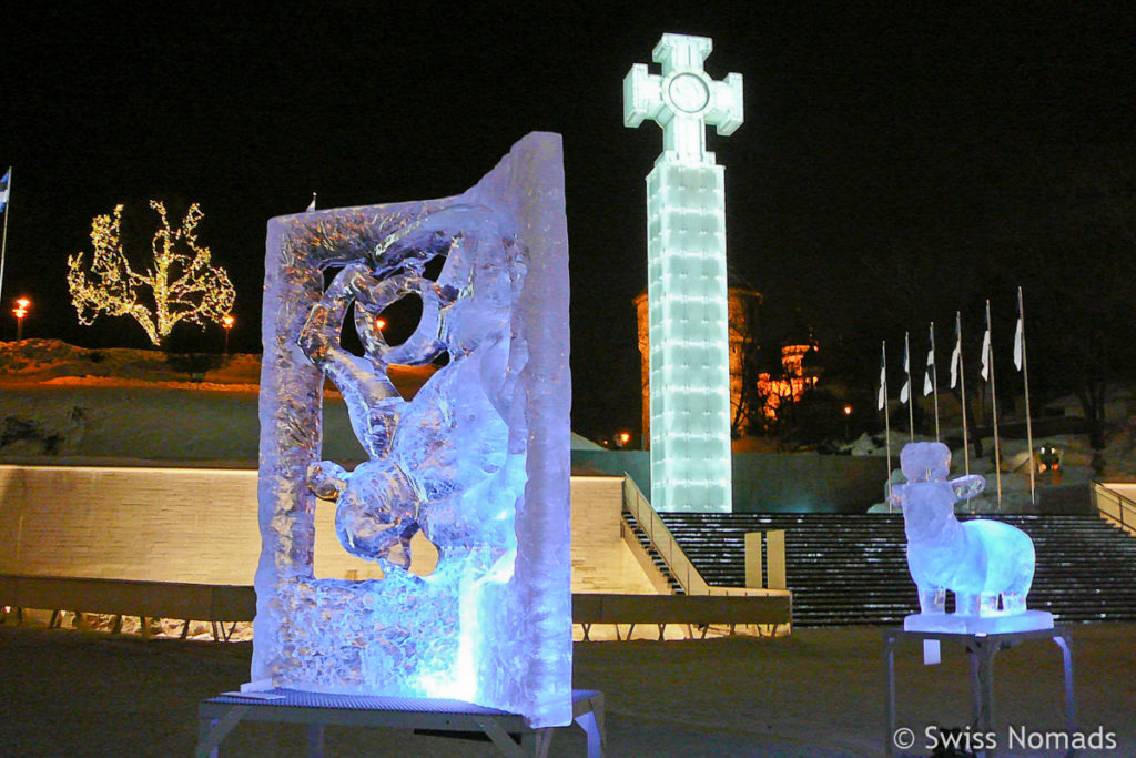 Eisskulptur am Freiheitsplatz in Tallinn