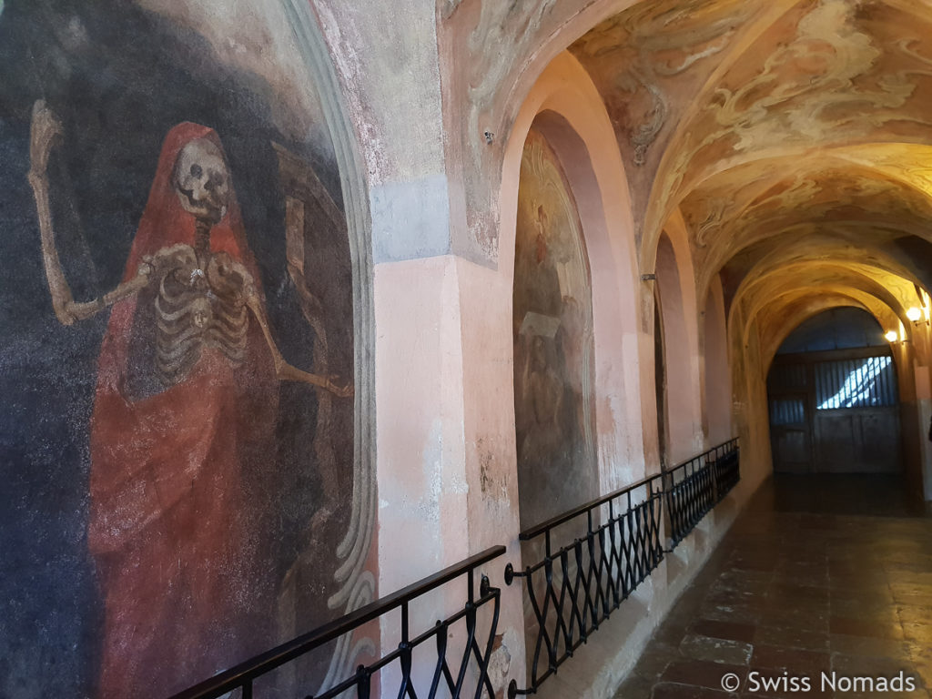 Skelett in Kirche in Vilnius