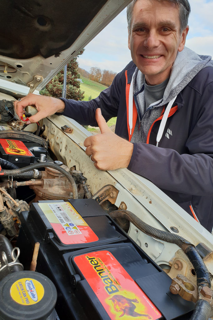 Einbau der neuen Camper Batterien