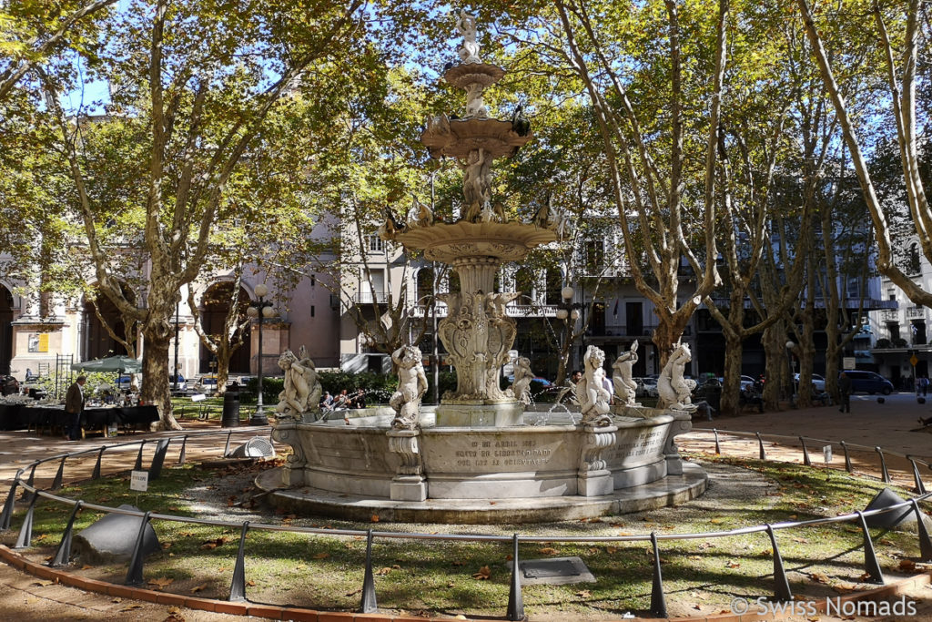 Plaza Constitucion und Plaza Matriz in Montevideo