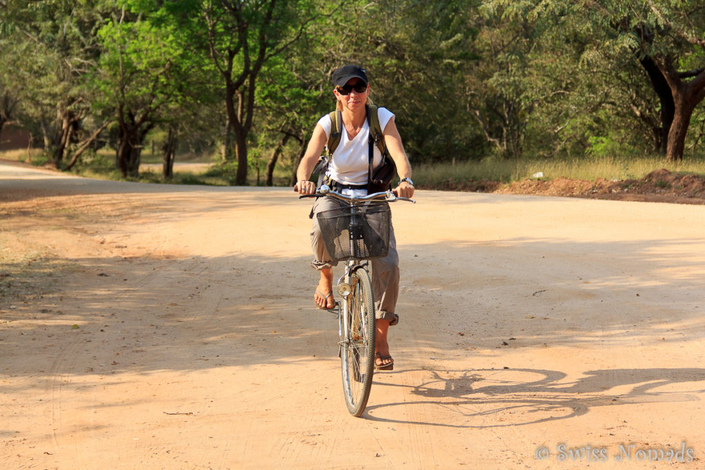 Sehenswürdigkeiten Polonnaruwa Fahrrad