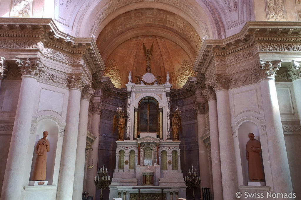 Altar im Panteon de los Heros