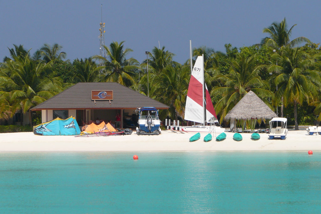 Wassersportzentrum auf der Malediven Insel Kuredu